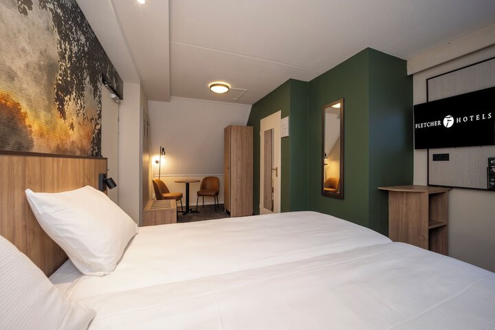Room 15 of 41