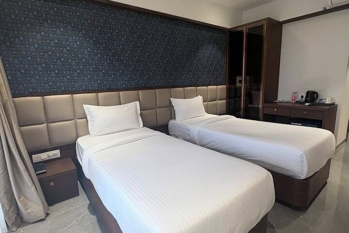 Room 6 of 31