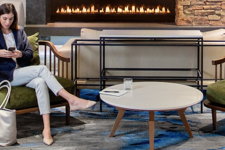 Lobby lounge