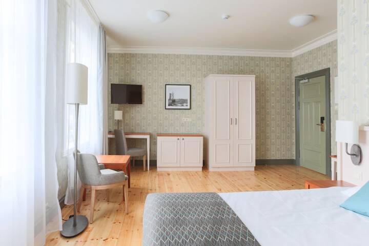 Room 10 of 53