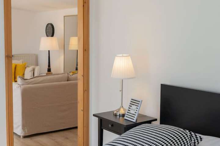 Room 93 of 238