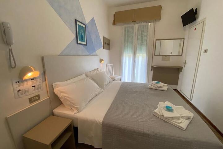 Room 5 of 27