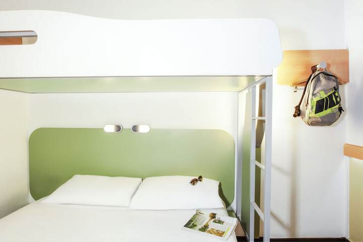 Room 4 of 39