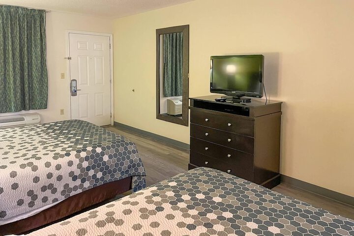 Room 17 of 30