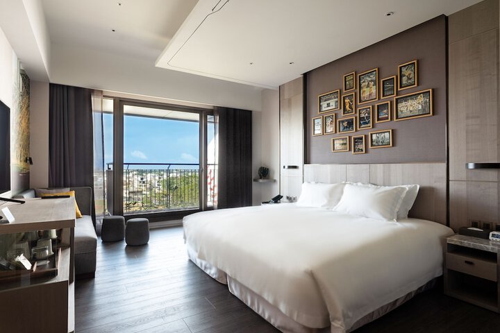 Room 18 of 82