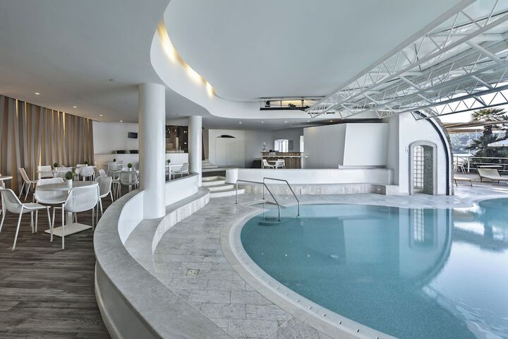 Pool 39 of 82