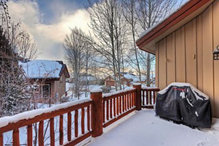 Terrace/Patio 3 of 33
