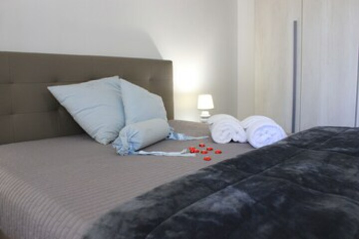 Room 13 of 33