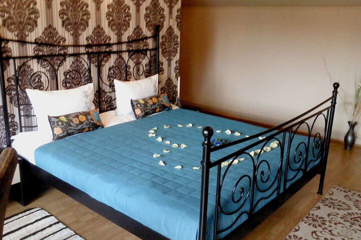 Room 5 of 40