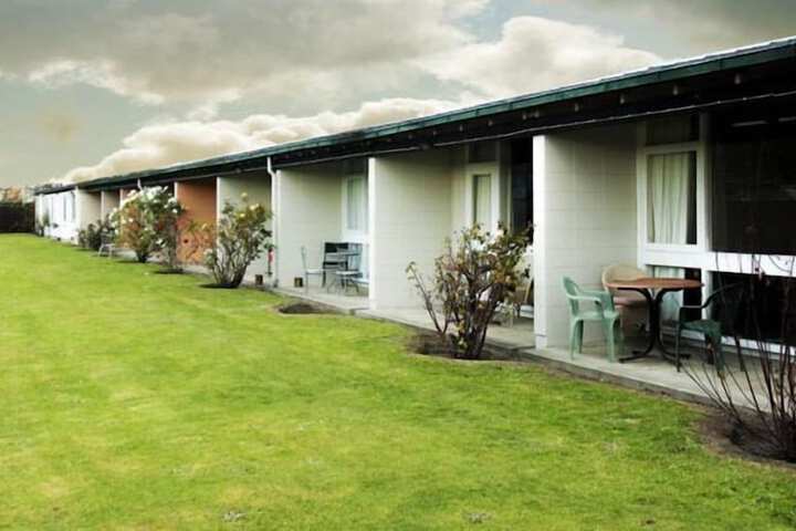 Hotel Exterior 26 of 34
