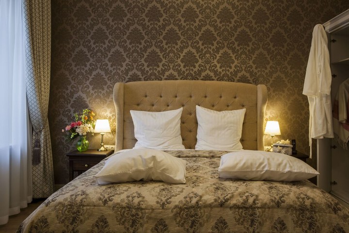 Room 6 of 46