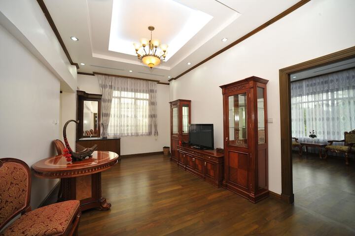 Room 25 of 57