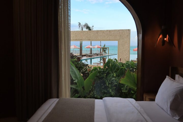 Room 27 of 136
