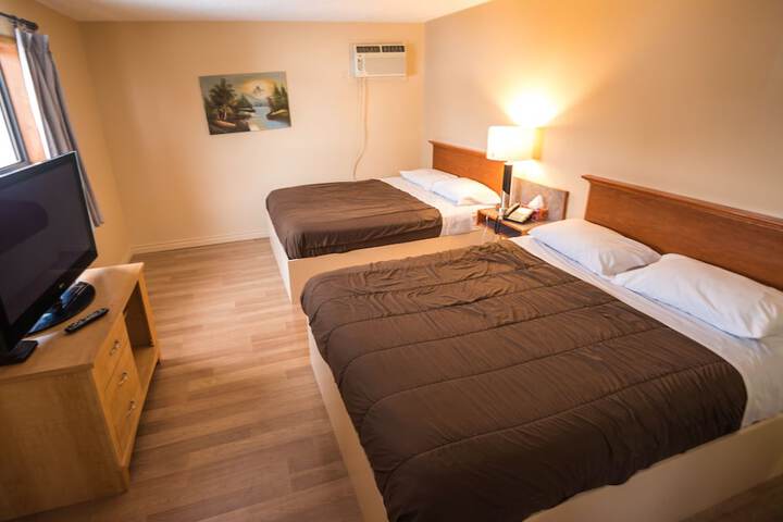 Room 10 of 32