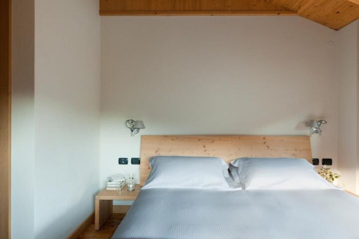 Room 13 of 49