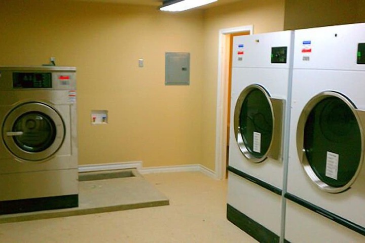 Room 8 of 10