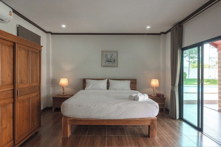 Room 3 of 11