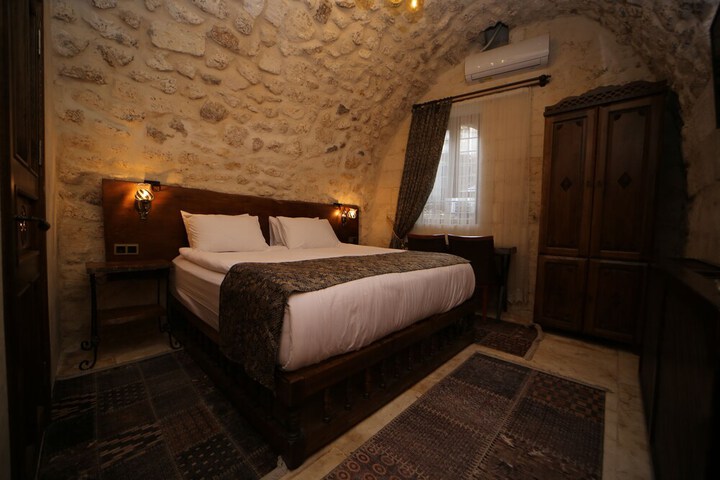 Room 7 of 85