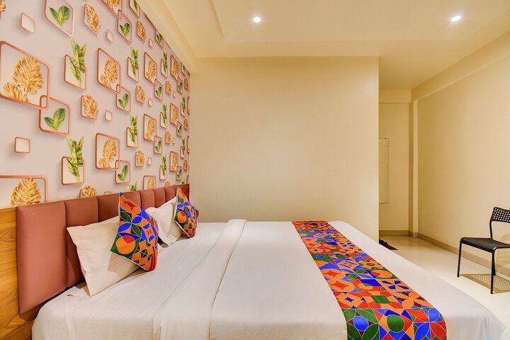 Room 10 of 25