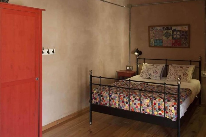 Room 8 of 40