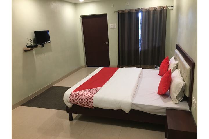 Room 11 of 13