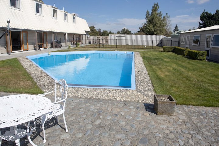 Pool 20 of 39