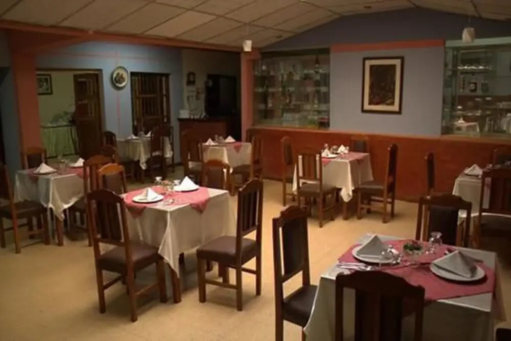 Dining 21 of 28