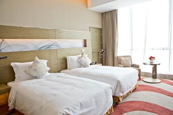 Room 4 of 70