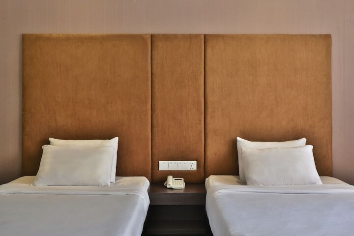 Room 28 of 114