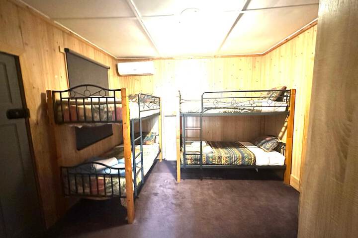 Room 47 of 180