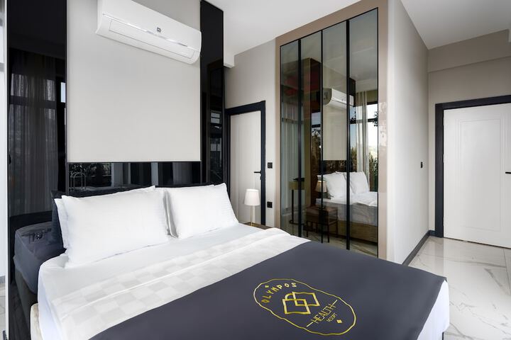 Room 33 of 89