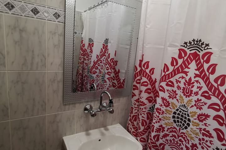 Room 25 of 46
