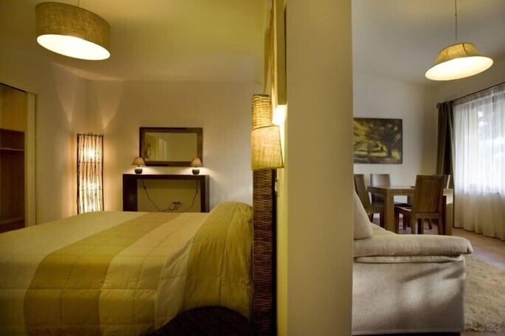 Room 6 of 44
