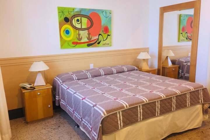 Room 10 of 47