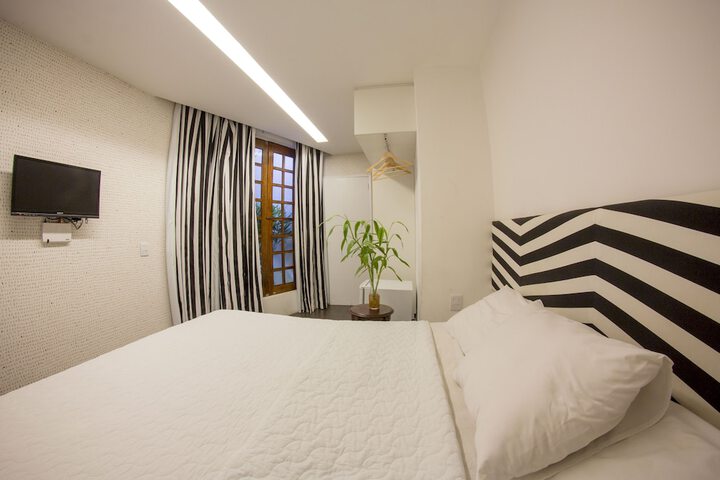 Room 4 of 27