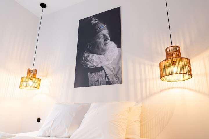 Room 15 of 48