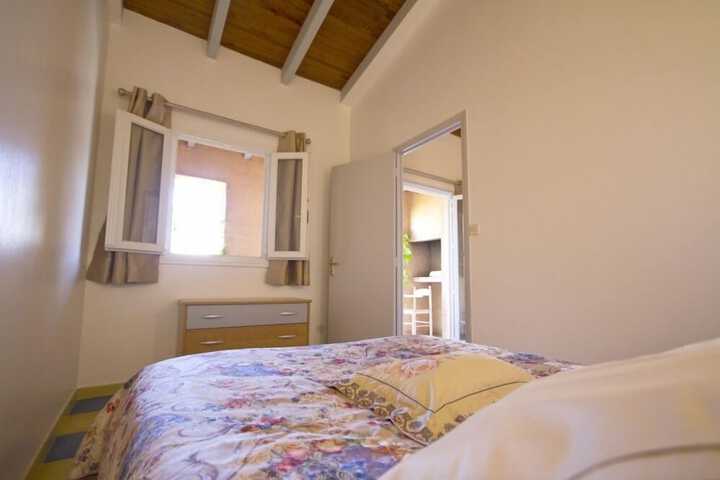 Room 6 of 18