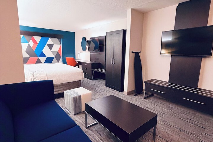 Room 35 of 87