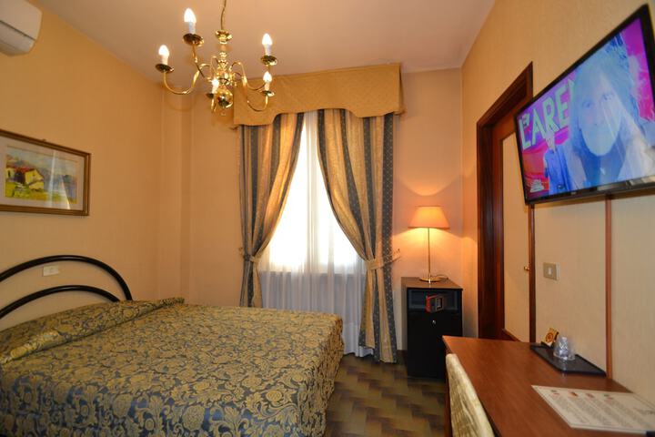 Room 17 of 26