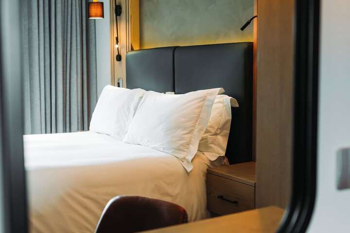 Room 12 of 90