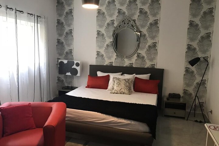Room 10 of 16