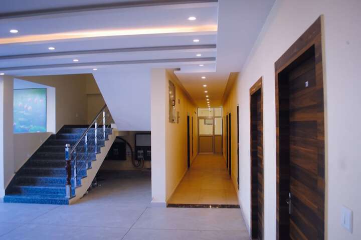 Room 8 of 13