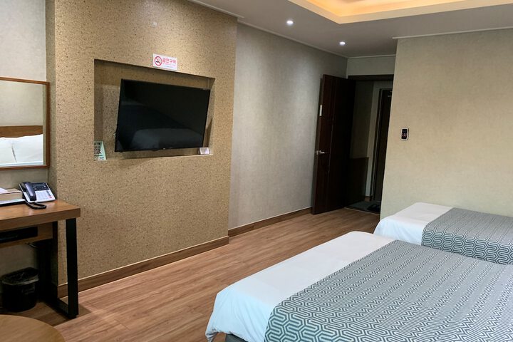 Room 54 of 119