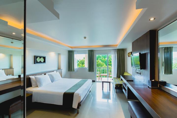 Room 28 of 127
