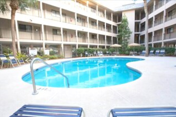Pool 22 of 36