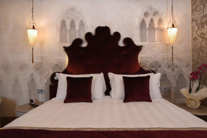 Room 5 of 53