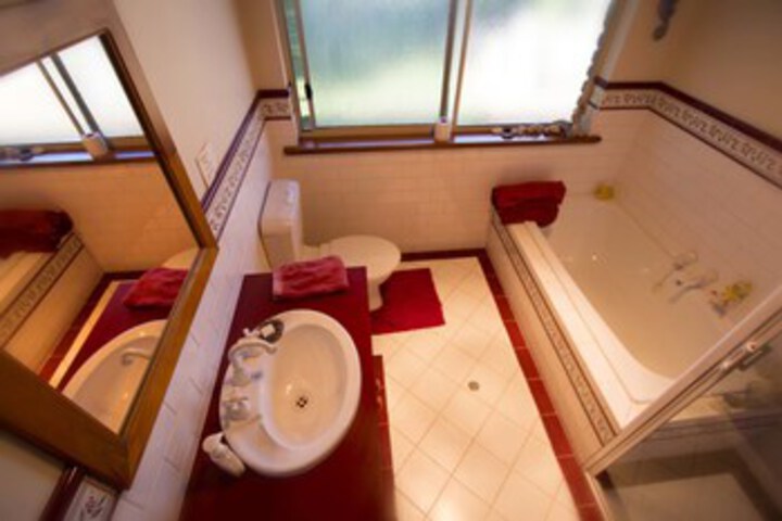 Room 4 of 15