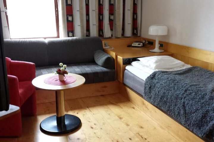 Room 3 of 29
