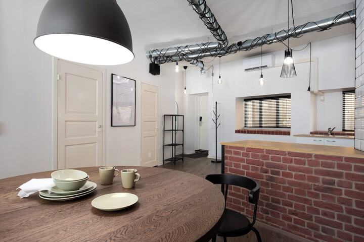 Room 47 of 95
