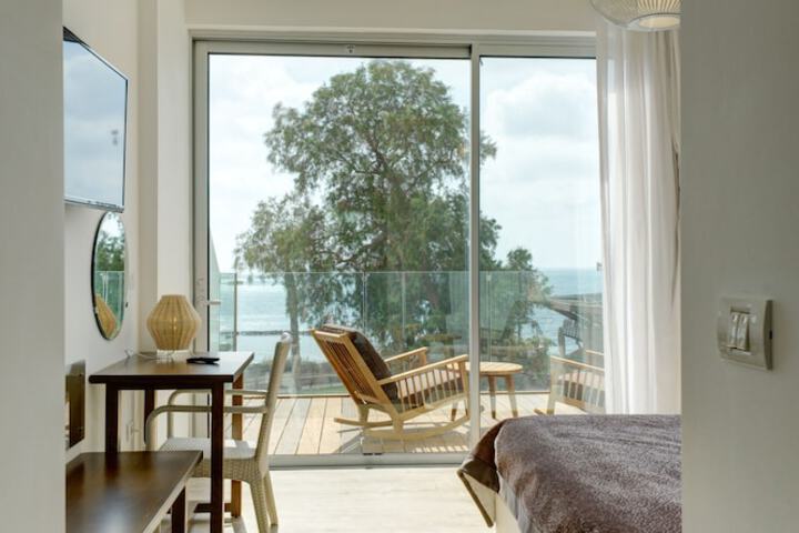 Room 3 of 22